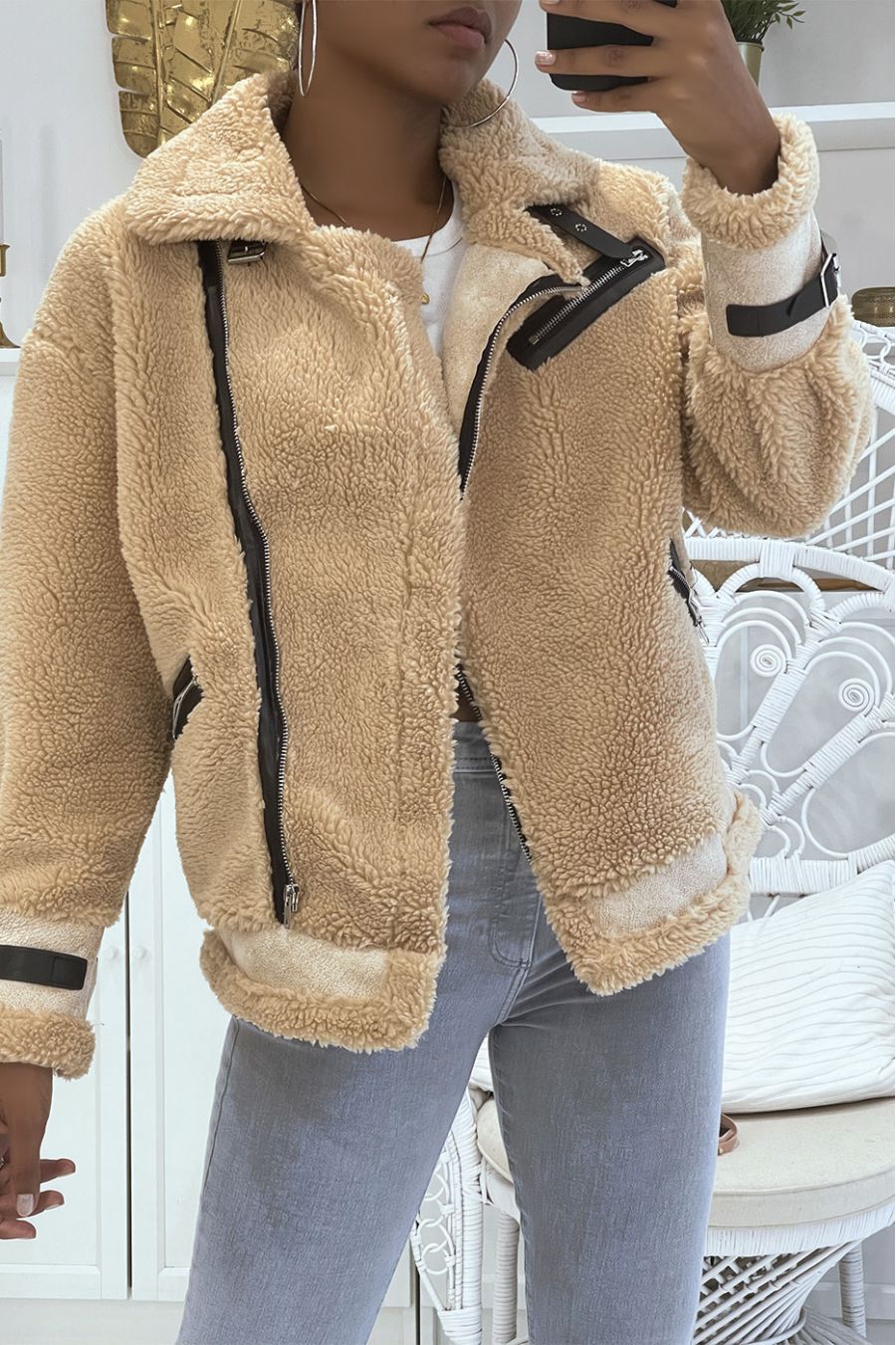 Manteaux beige à revers effet moumoute col montant et bandes effet cuir - 1