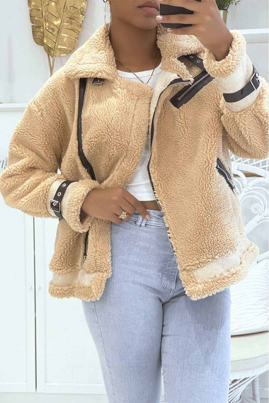 Beige coats with fleece-effect lapels, high collar and leather-effect bands - 2