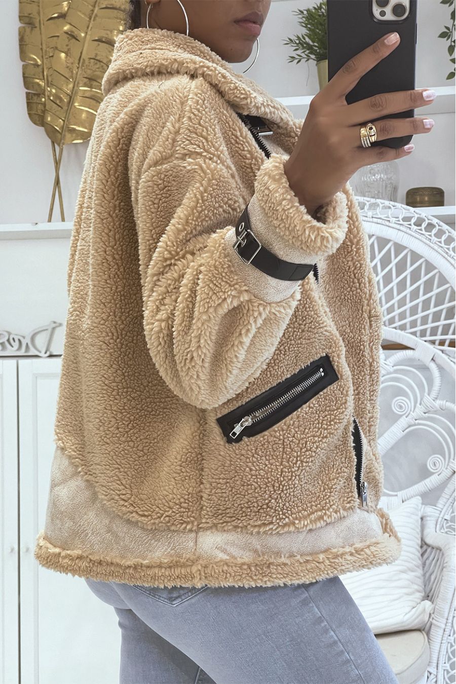 Beige jassen met revers met fleece-effect, hoge kraag en banden met leereffect - 3