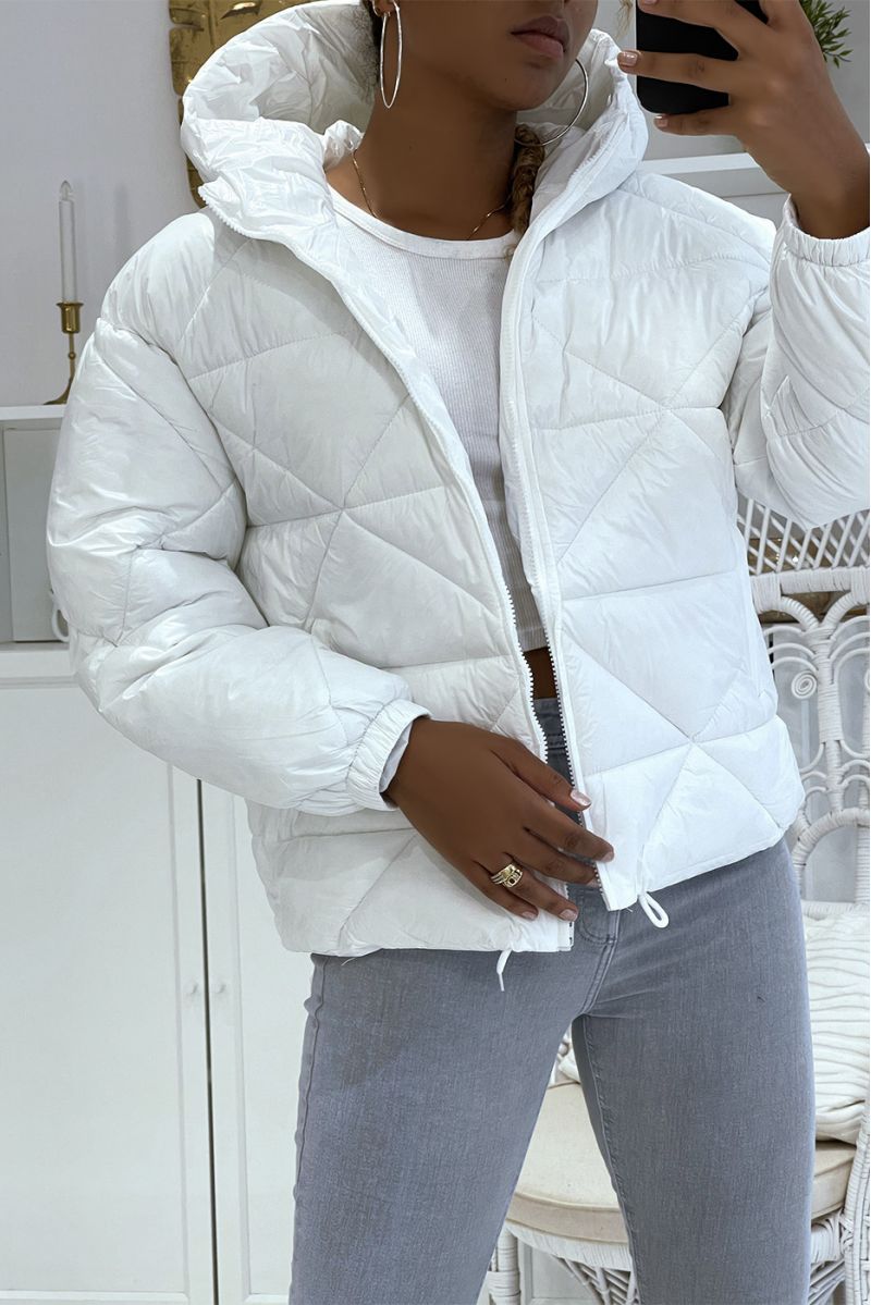 White puffer jacket with hood in triangular relief, light and warm, essential for winter - 1