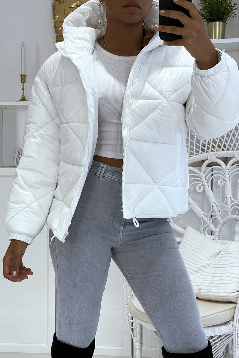 White puffer jacket with hood in triangular relief, light and warm, essential for winter - 2