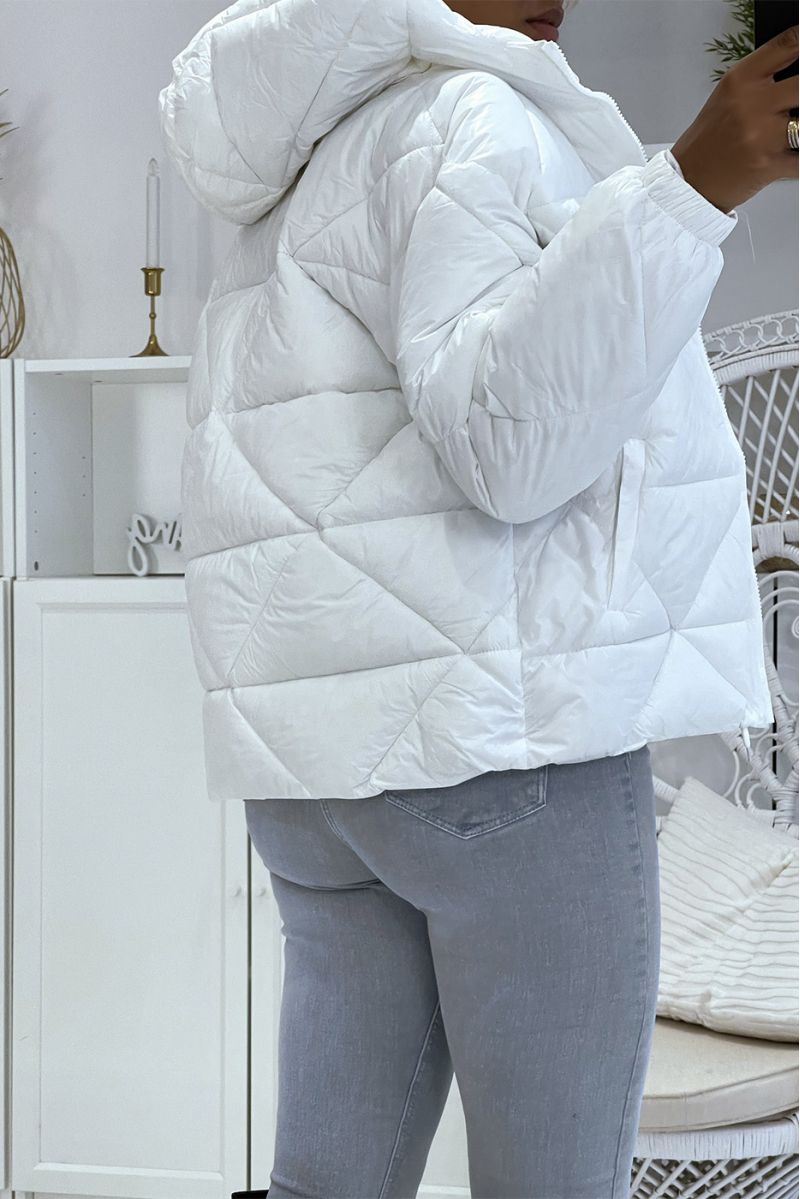 White puffer jacket with hood in triangular relief, light and warm, essential for winter - 3