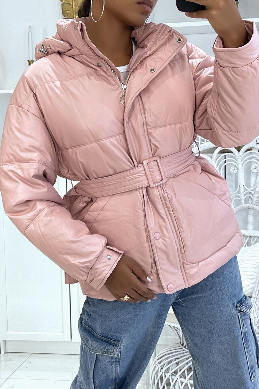 Grof roze donsjack met riem en capuchon met glanzend effect, warm en glamoureus - 4