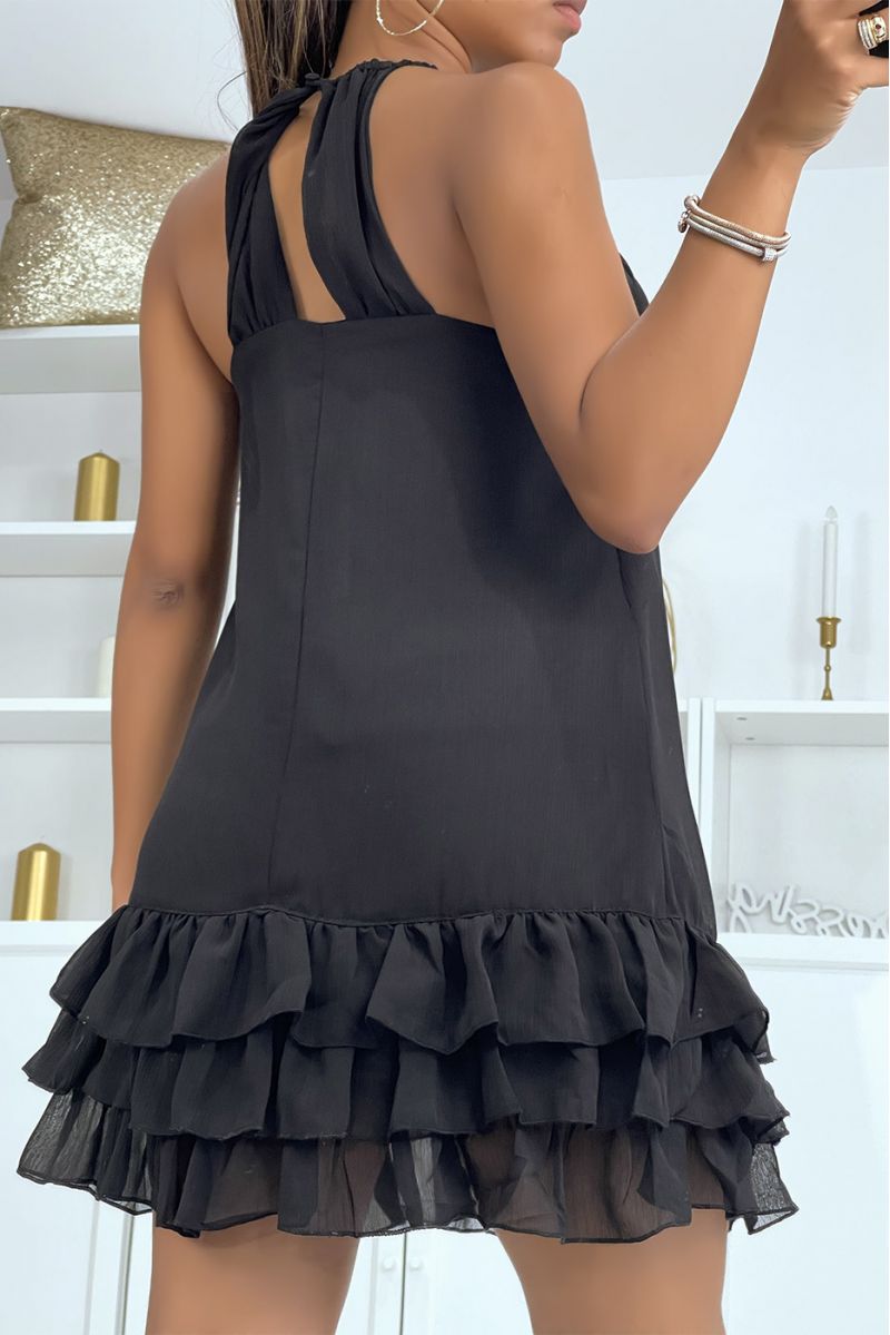 Black sleeveless dress, thin straps with wavy bottom and lining. 925 - 2