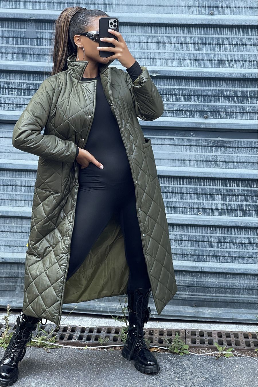 Long quilted down jacket in khaki - 5