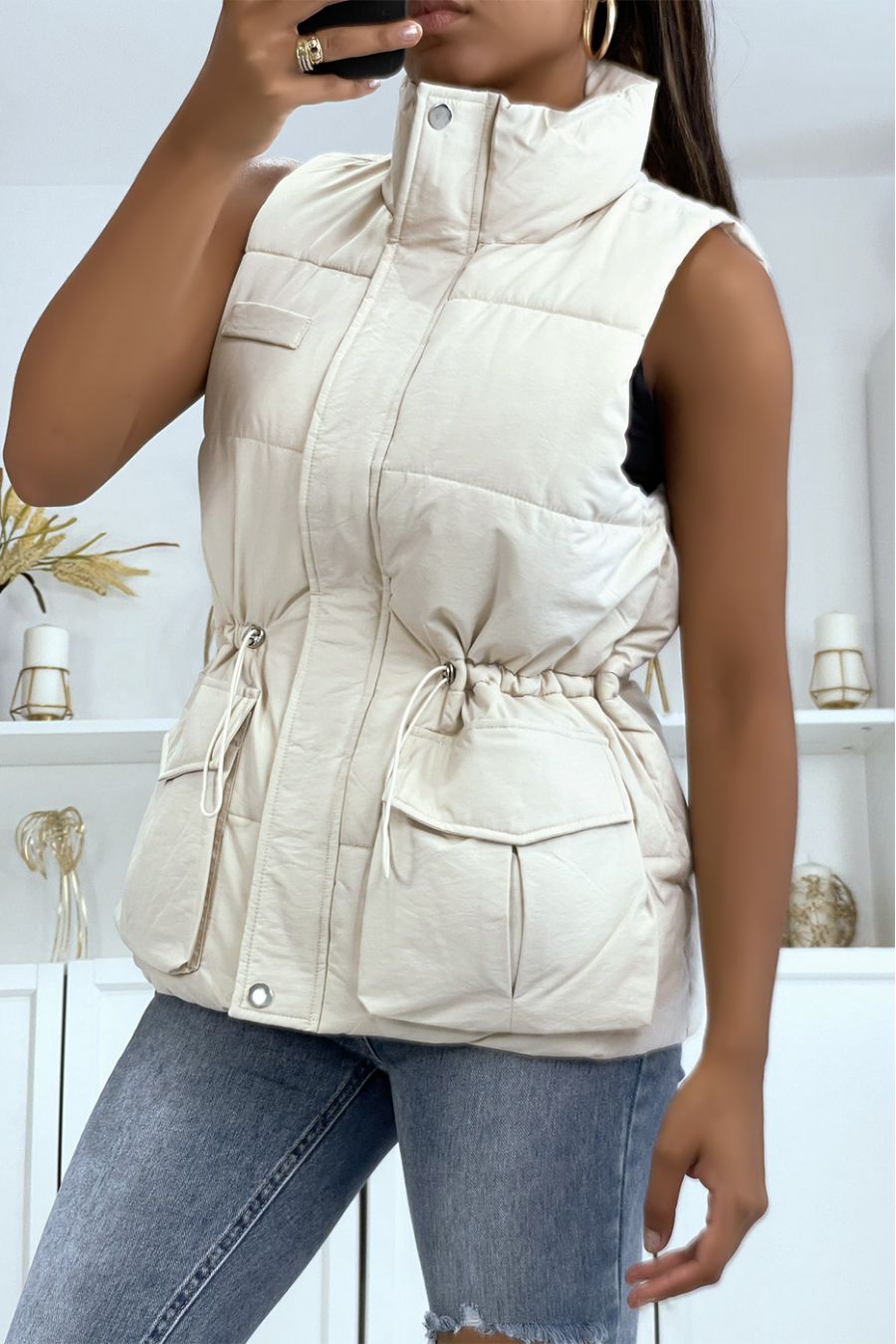 Beige mouwloos donsjack met verstelbare taille - 4