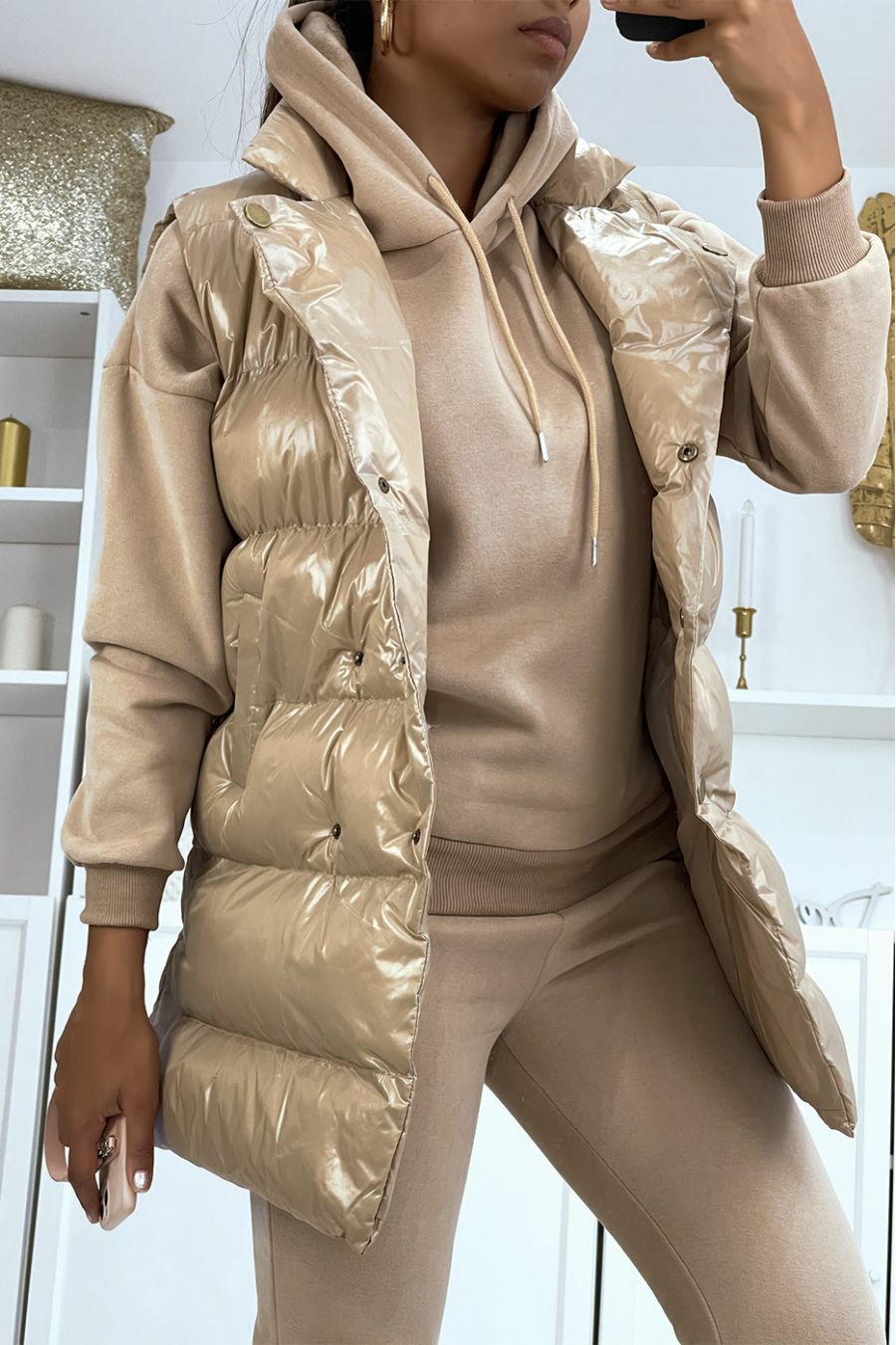 3-delige set van mouwloos donsjack met sweatshirt en taupe joggingbroek - 2