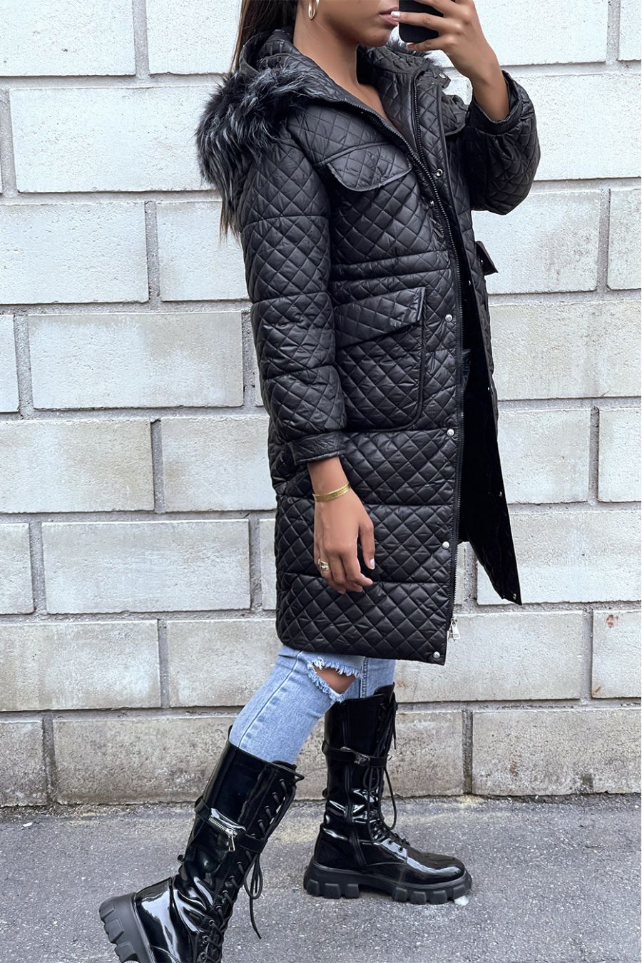 Long black quilted down jacket with hood and pockets - 3