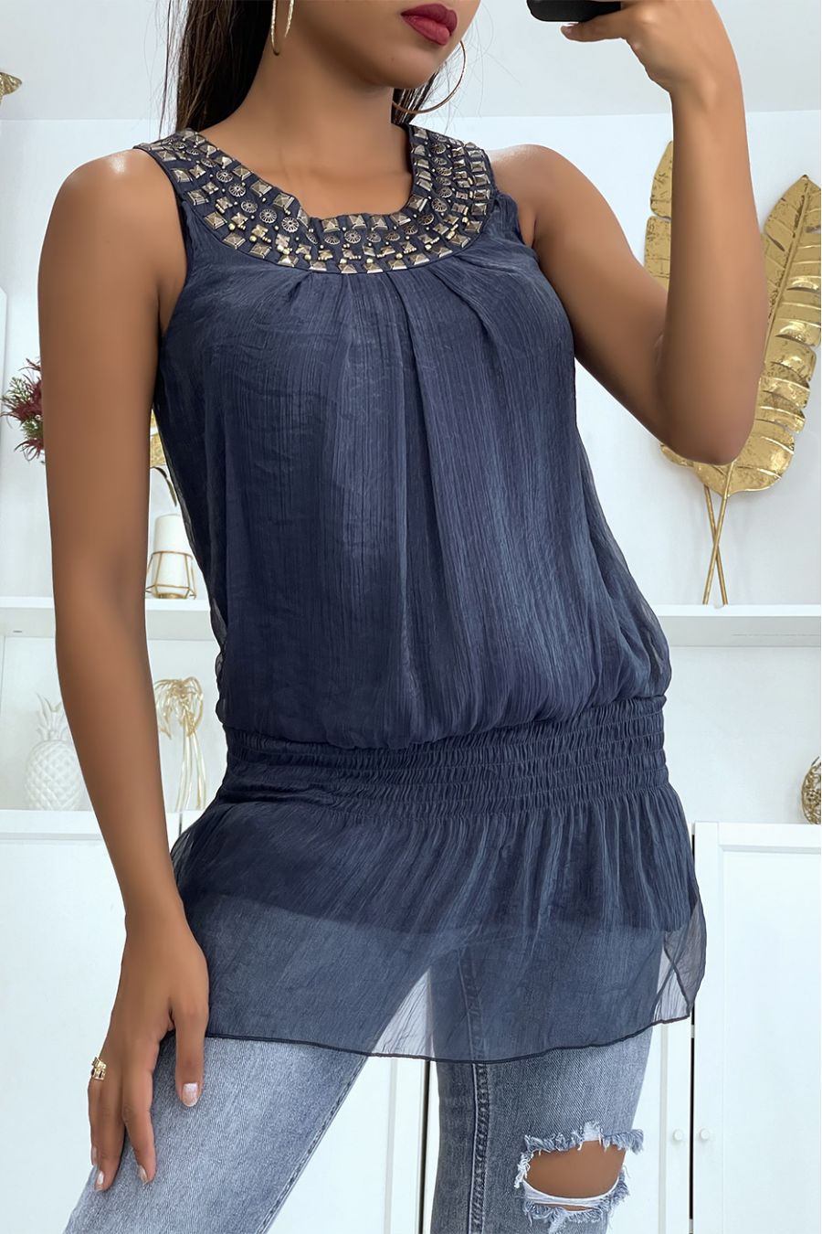 Gevoerde marineblauwe tanktop van crêpe met strasssteentjes bij de kraag - 1