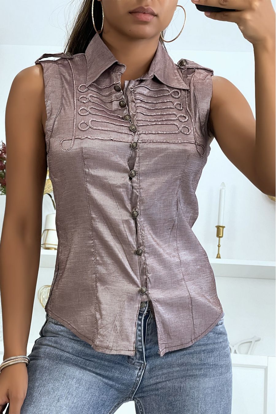 Taupe mouwloos overhemd met geborduurde details officiersstijl 8047 - 2