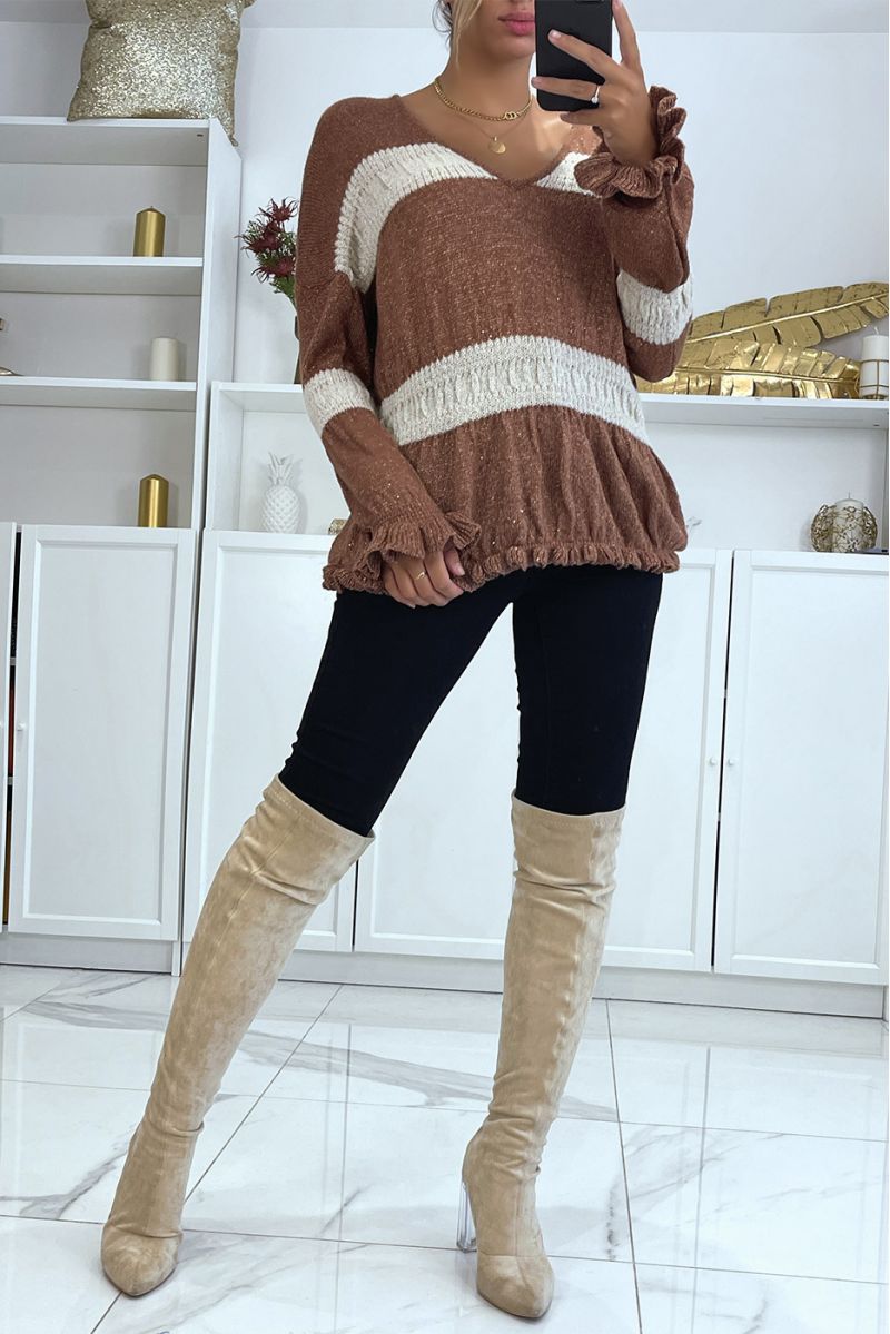 Fluffy cognac sweater with shiny yarn and flounce