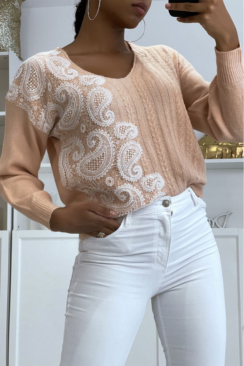 Pastel pink V-neck sweater with white lace pattern - 4