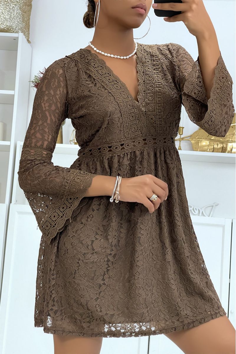 Brown lace dress lined with embroidery on the edges - 2