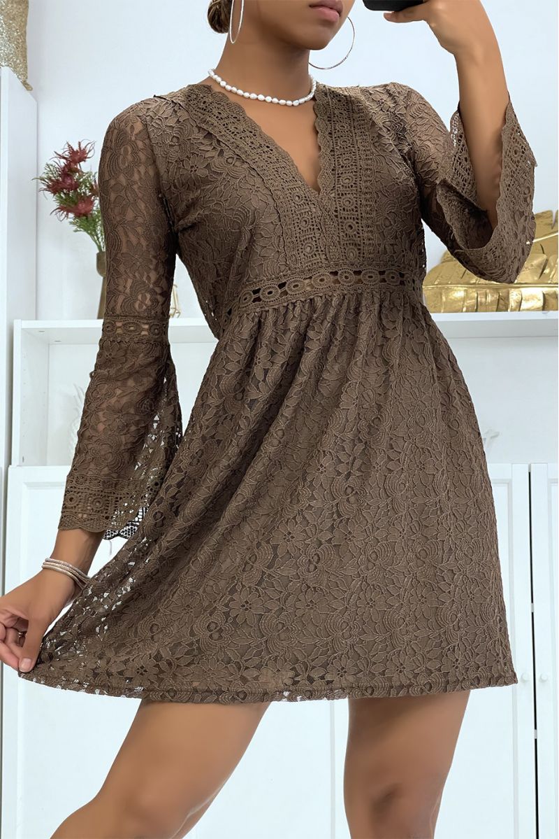 Brown lace dress lined with embroidery on the edges - 3
