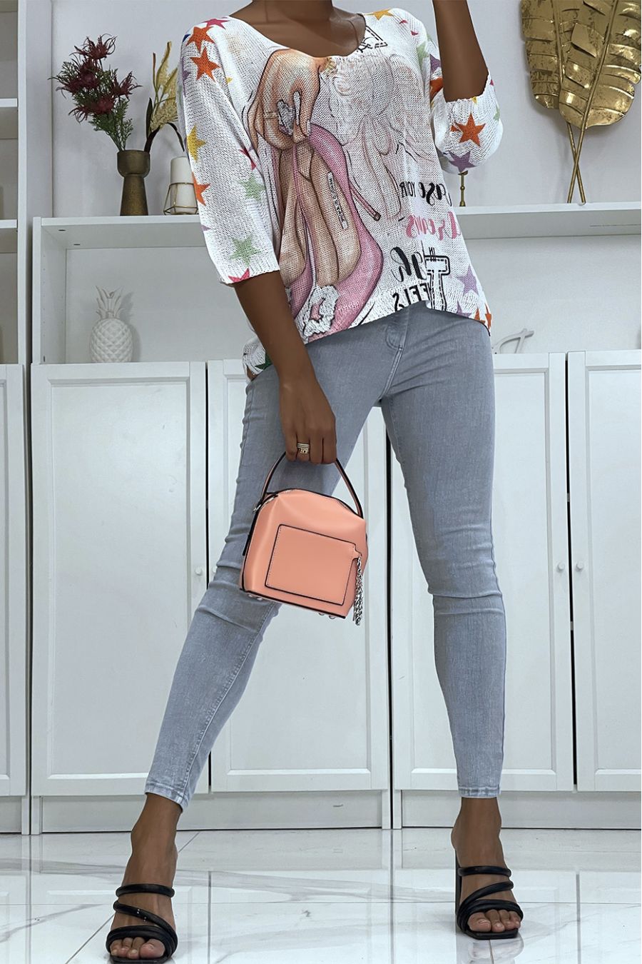Lightweight white sweater with pink pumps print - 3