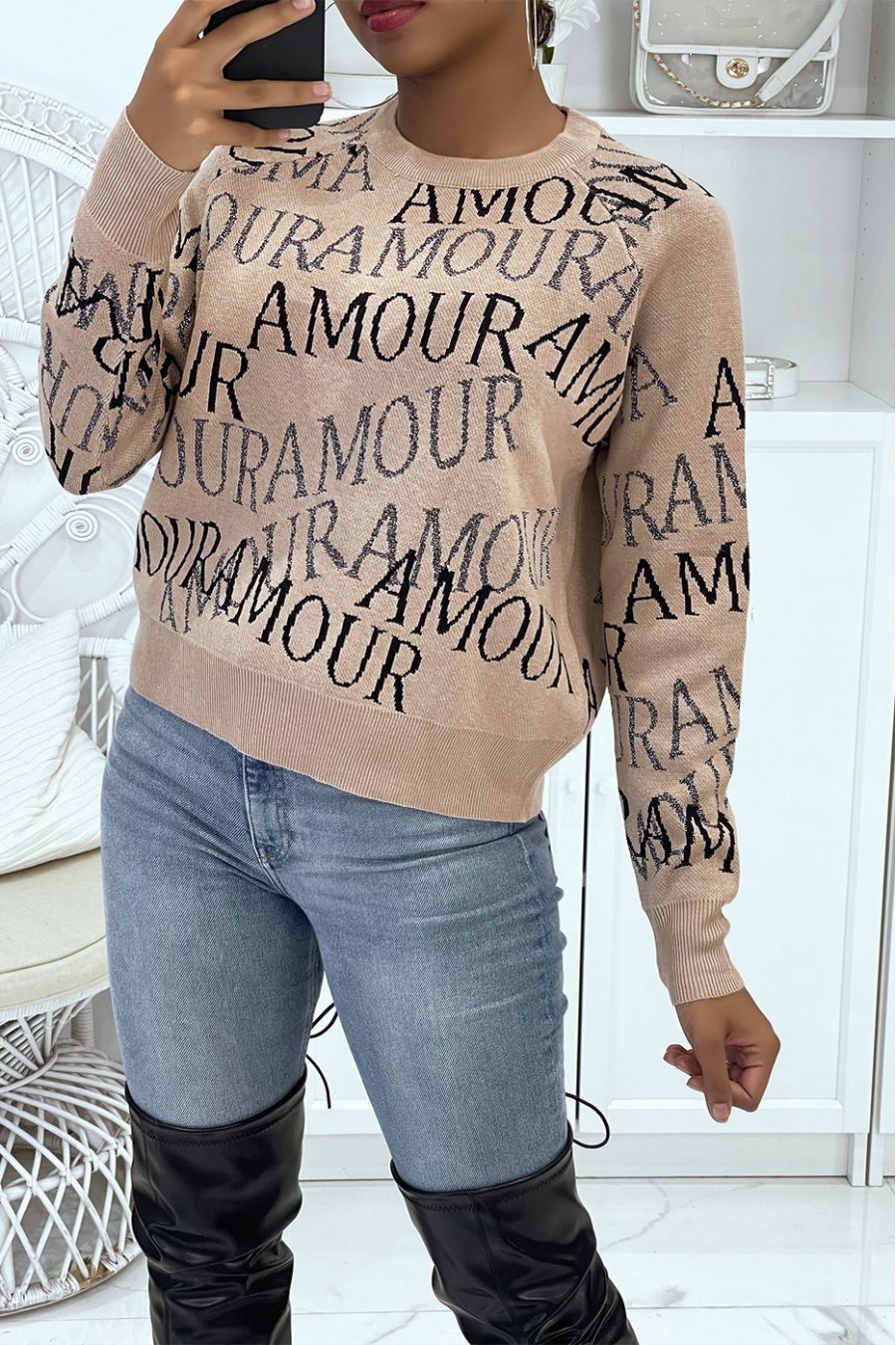 Taupe trui met Love letters - 3