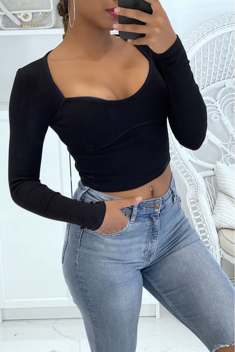 Black ribbed crop top with heart-shaped neckline - 4
