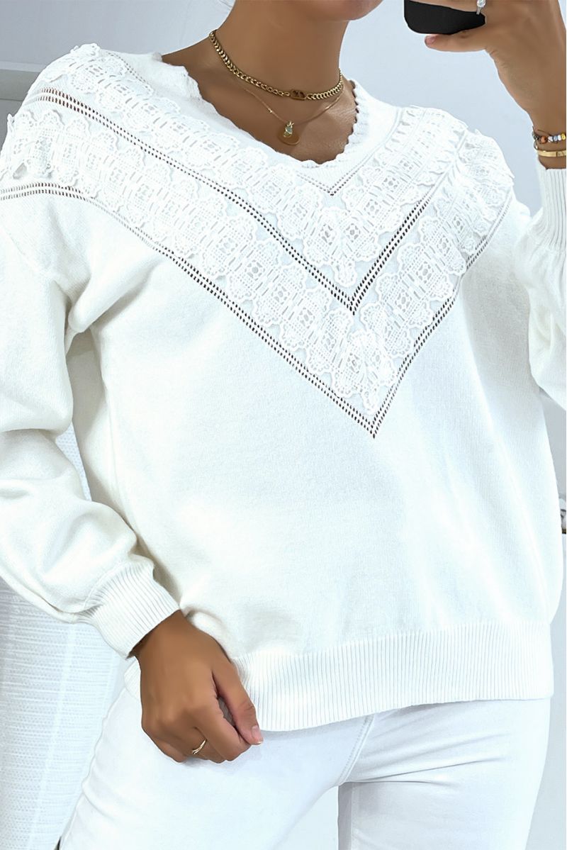 Women's white V-neck sweater with lace pattern - 4