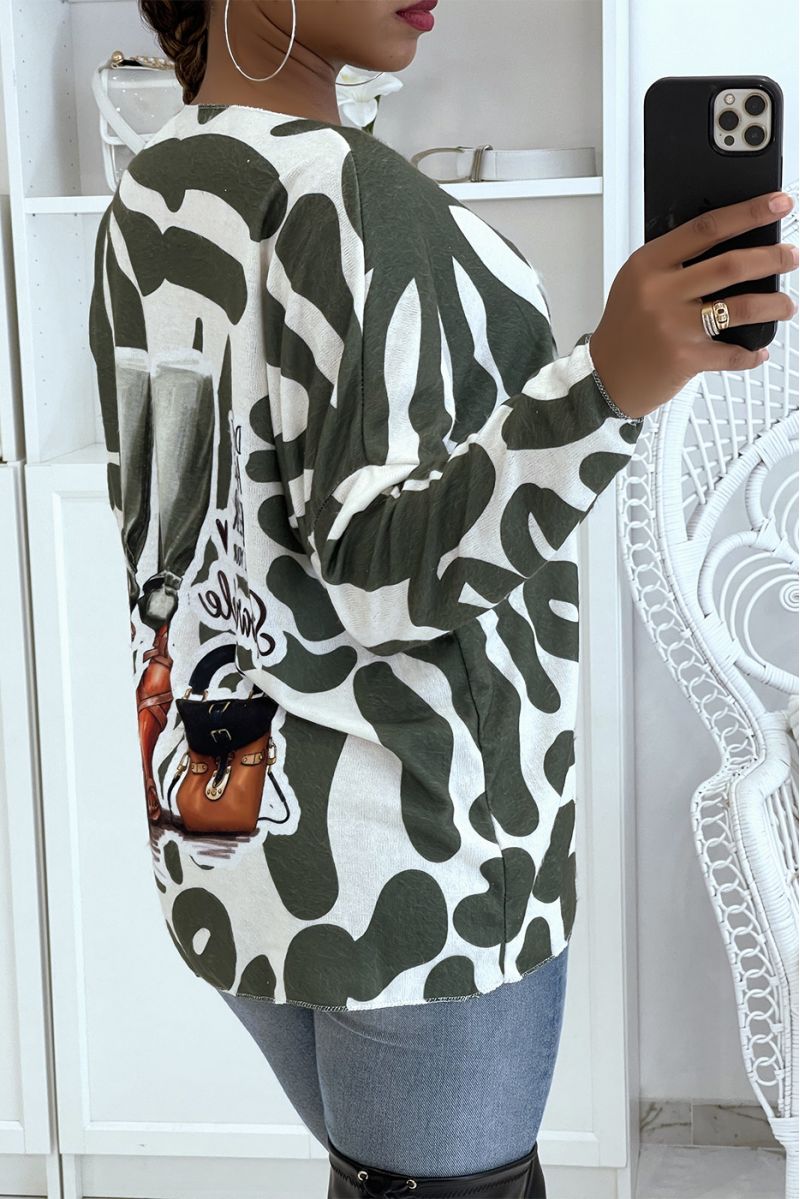 Pull col V léger oversize très doux à motif vert et dessin mode - 4