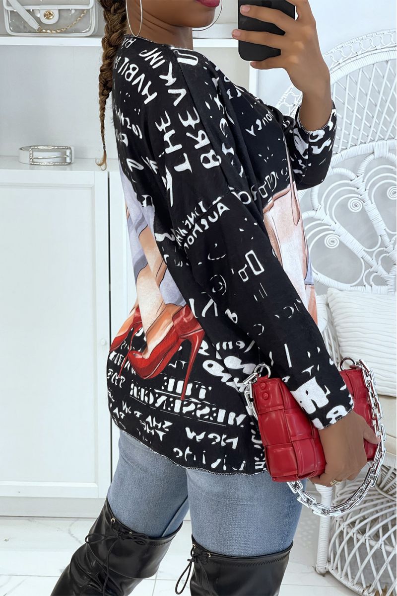 Pull col V léger oversize très doux noir à manches chauve-souris et imprimé dessin mode   - 3