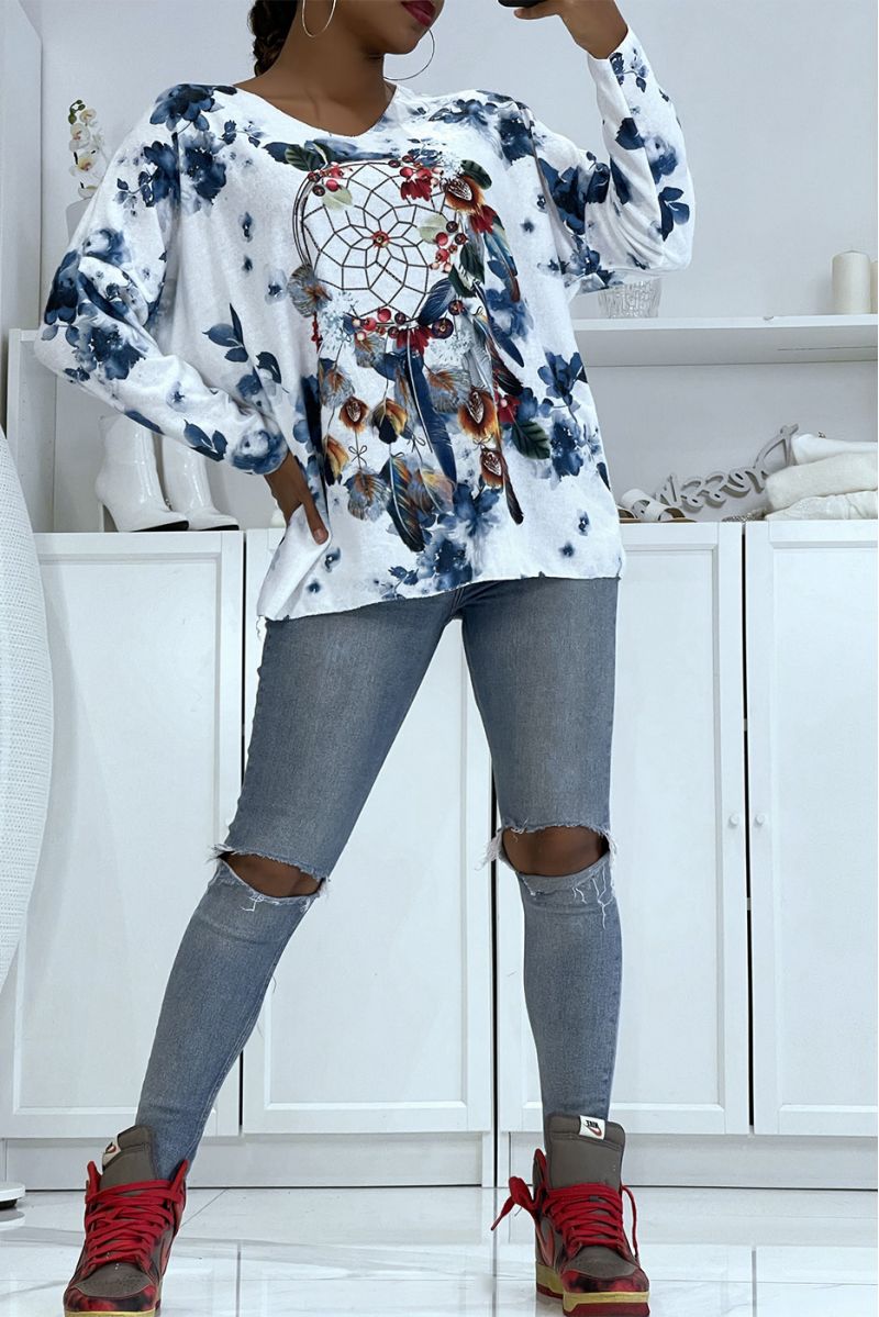 Blue very soft oversized lightweight V-neck sweater with dream chasing pattern - 3