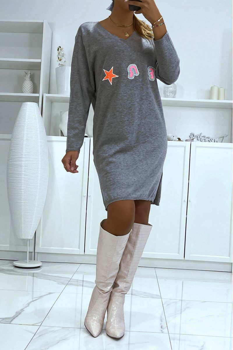 Anthracite V-neck sweater dress in a very soft material with embroidered pattern - 4
