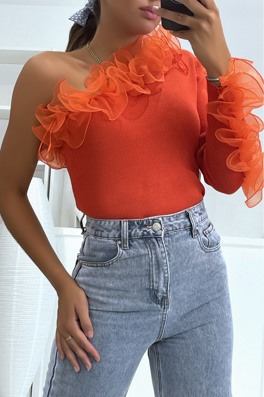 Red ribbed sweater with one sleeve and ruffles - 2