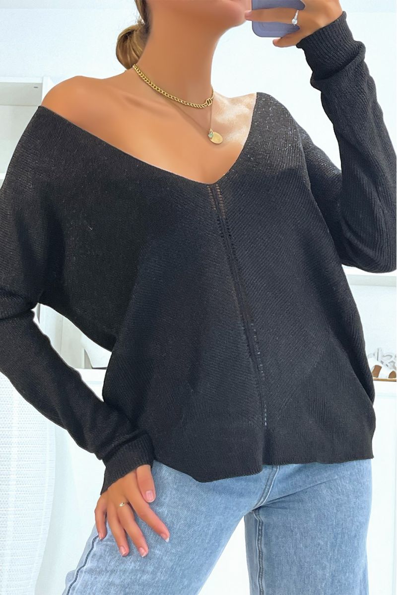 Shiny black V-neck sweater with openwork line detail - 2