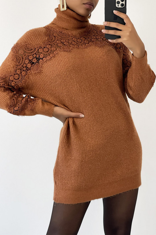 Long camel turtleneck sweater with openwork embroidery details - 8