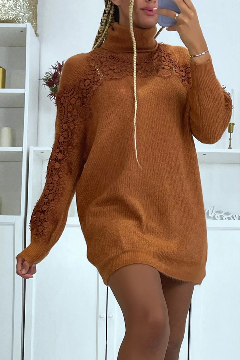 Long camel turtleneck sweater with openwork embroidery details - 3