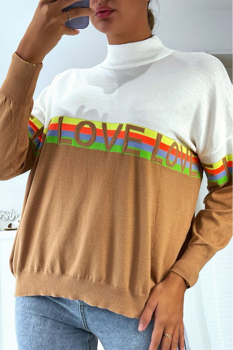 Camelkleurige sweater met opstaande kraag en LOVE-inscriptie - 1
