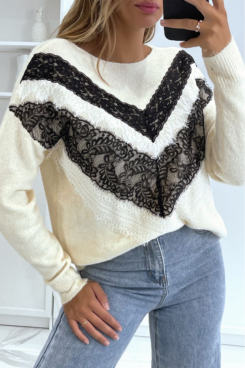 Soft beige sweater with round neck and lace pattern - 2
