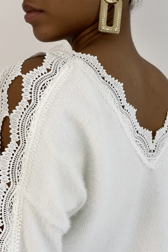 Soft long white V-neck sweater with openwork along the arms - 9