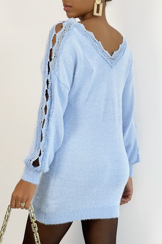 Soft long blue V-neck sweater with openwork along the arms - 6