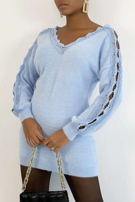 Soft long blue V-neck sweater with openwork along the arms - 7
