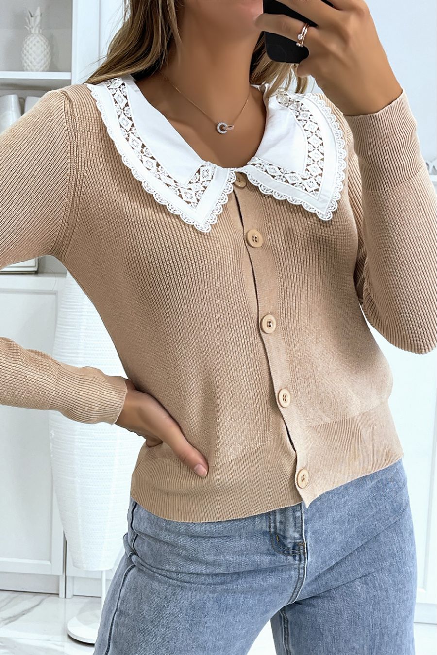 Beige cardigan with Peter Pan collar - 3