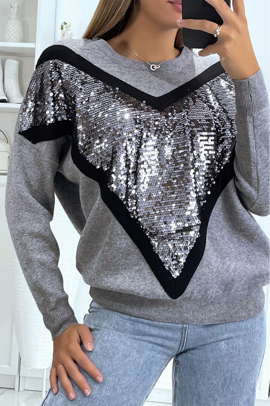 Boheemse zwarte trui met V-hals en opengewerkte mouwen - 1