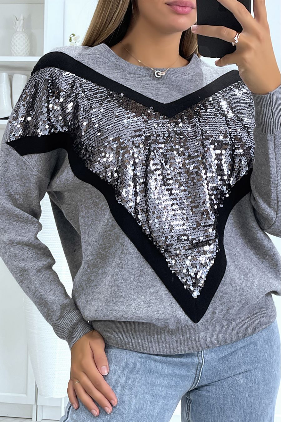 Bohemian style black V-neck sweater with openwork sleeves - 4