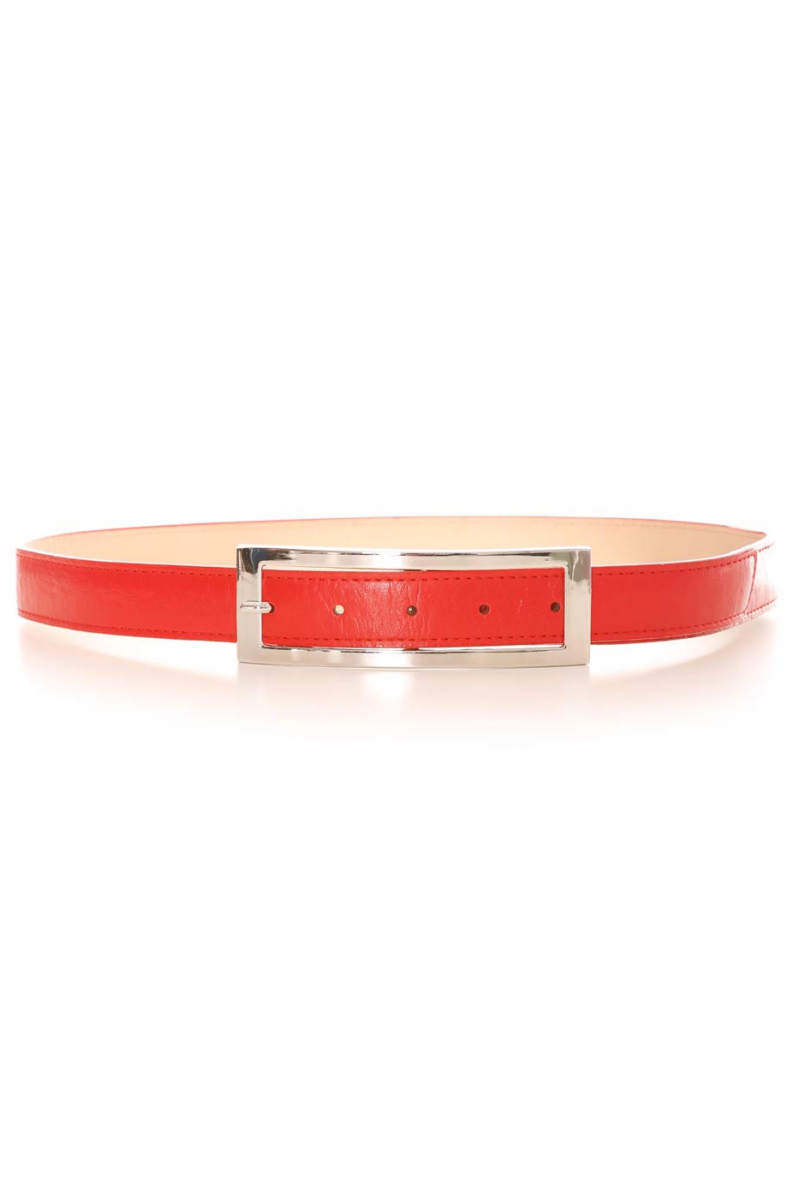 Red belt with rectangular silver buckle. Accessory 9001 - 1