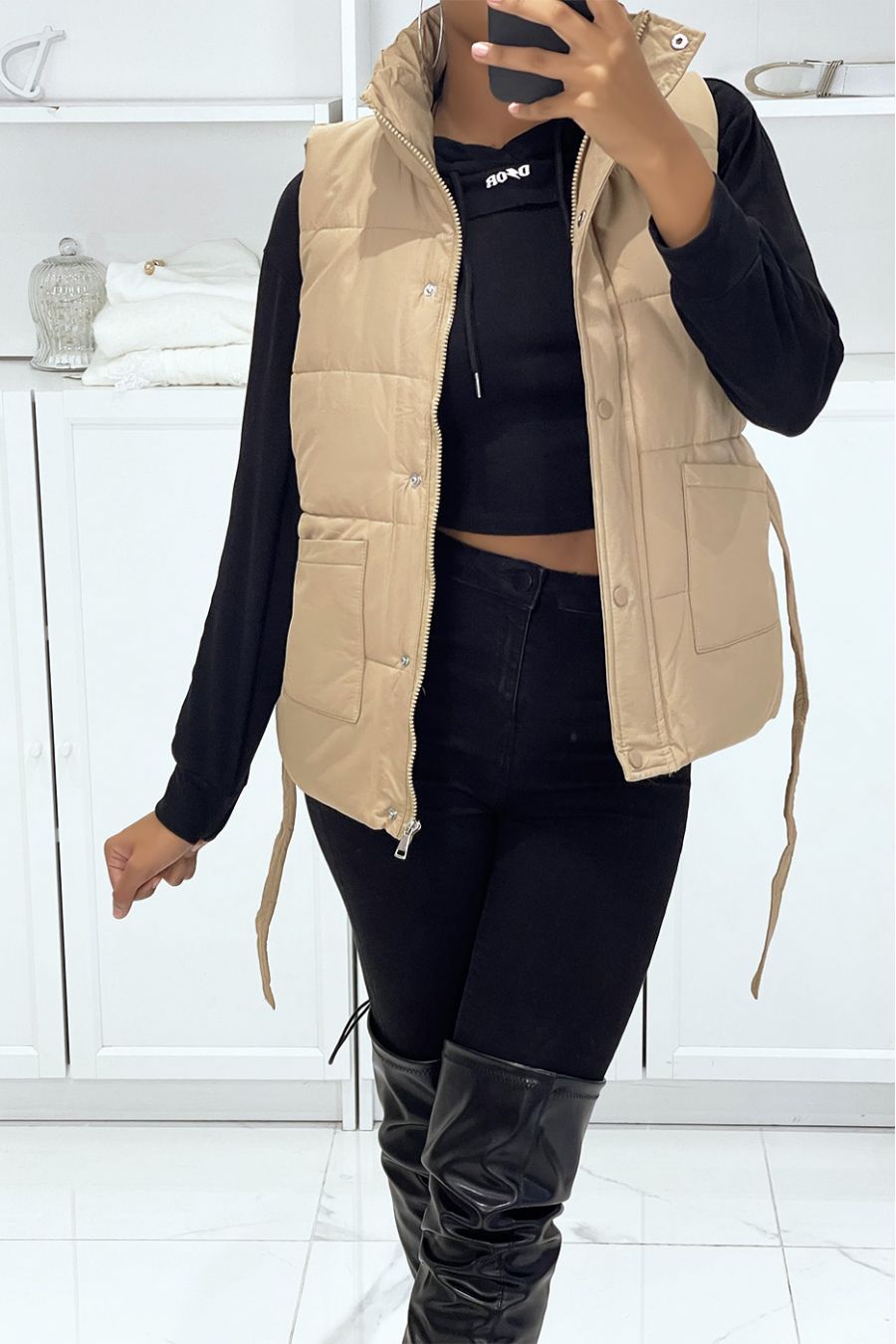 Taupe faux leather sleeveless padded jacket with press studs and tie belt - 4