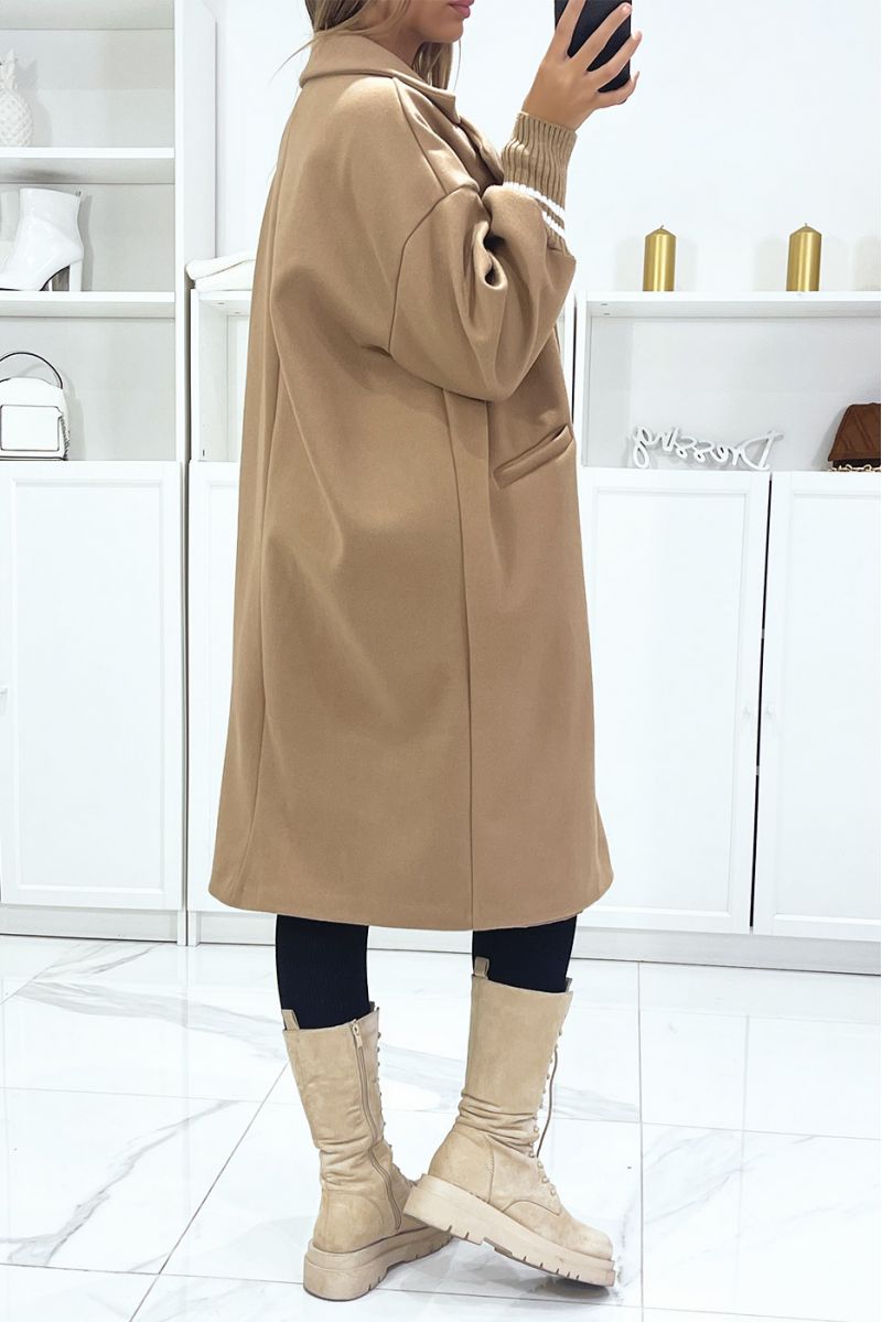 Long lined oversize coat with pockets in camel - 4