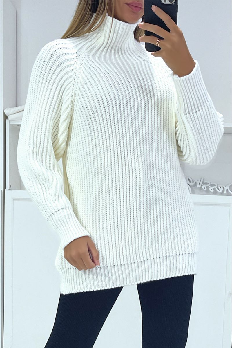 Big thick white sweater over size and stand-up collar - 1