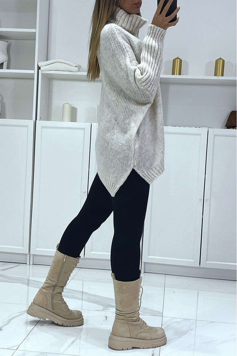 Pull beige over size col roulé avec coupe ample - 4