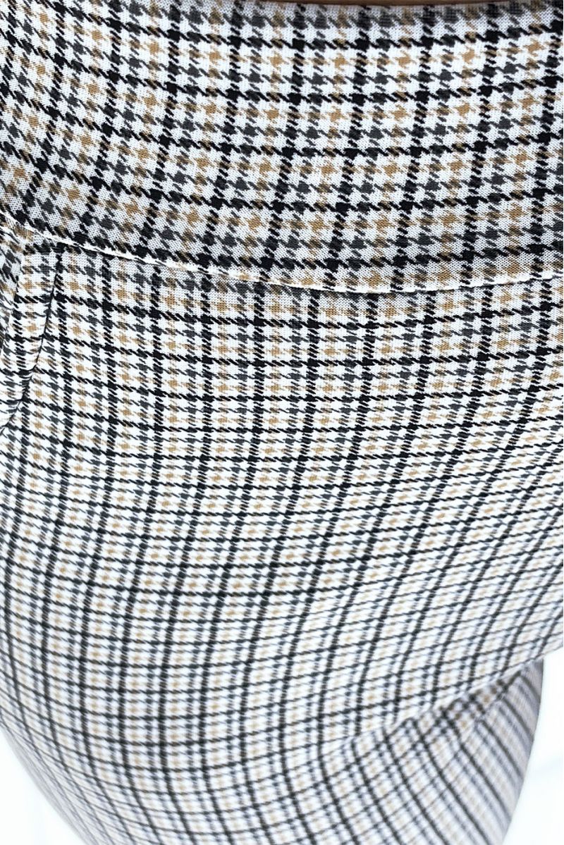 Navy and beige slim pants with pockets and pretty houndstooth pattern - 4