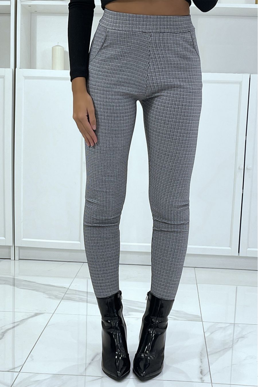Zwarte slanke broek met zakken en mooi pied-de-poulepatroon - 2