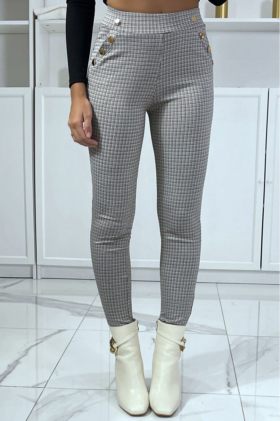 Camelkleurige broek met ruitpatroon met zakken en knopen - 4