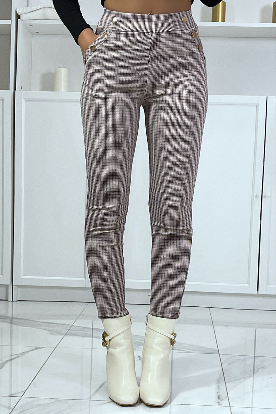 Burgundy check pattern trousers with pockets and buttons - 4