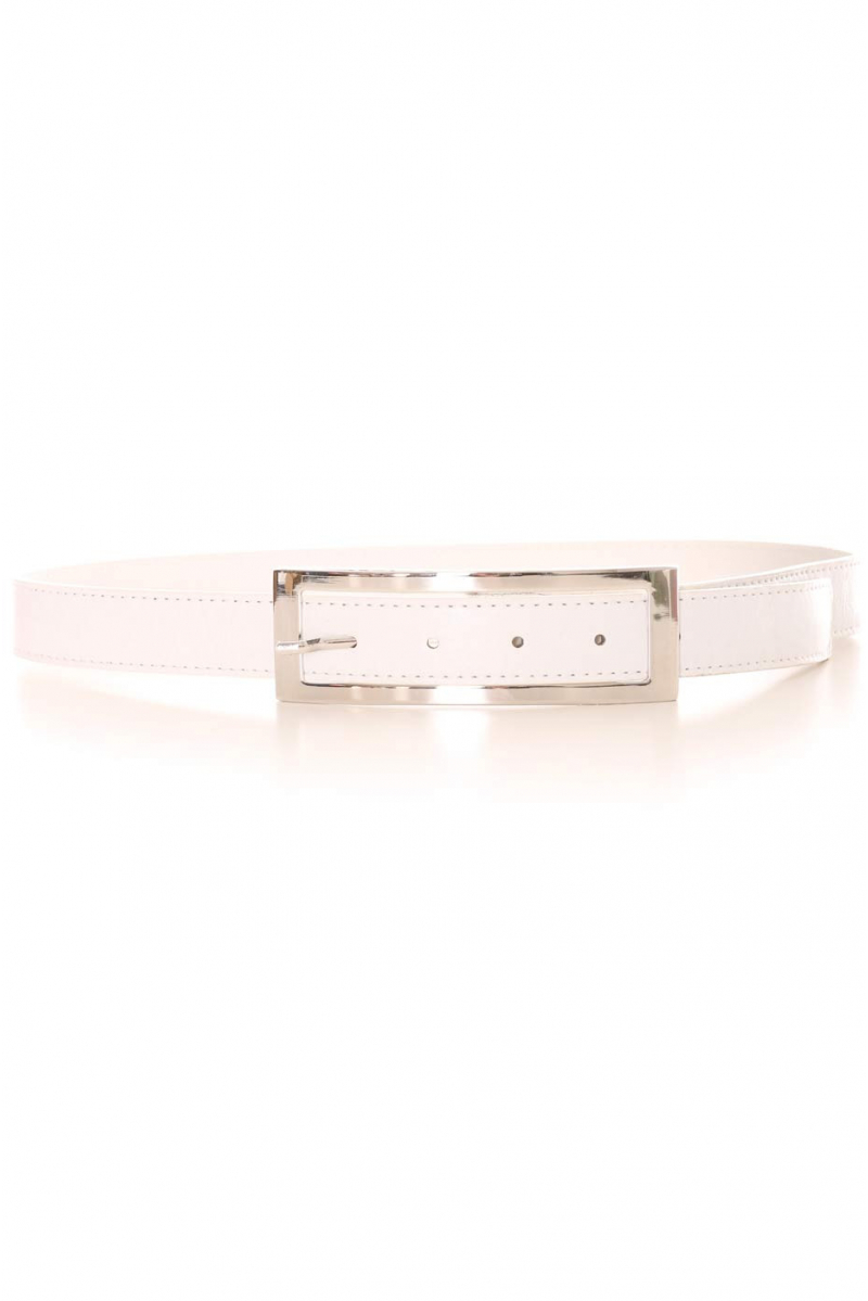 White belt with rectangular silver buckle. Accessory 9001 - 1