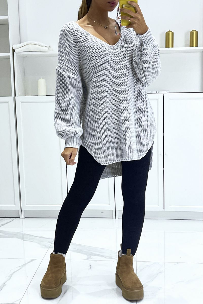 Gray asymmetrical knit sweater with v-neck and puff sleeves, ultra soft - 2
