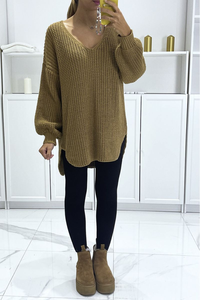 Camel asymmetrical knit sweater with v-neck and puff sleeves, ultra soft - 2